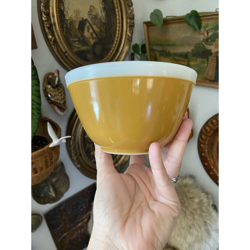 Vintage 1950s PYREX White Rim Americana Harvest #401 Bowl Gold USA Butterscotch